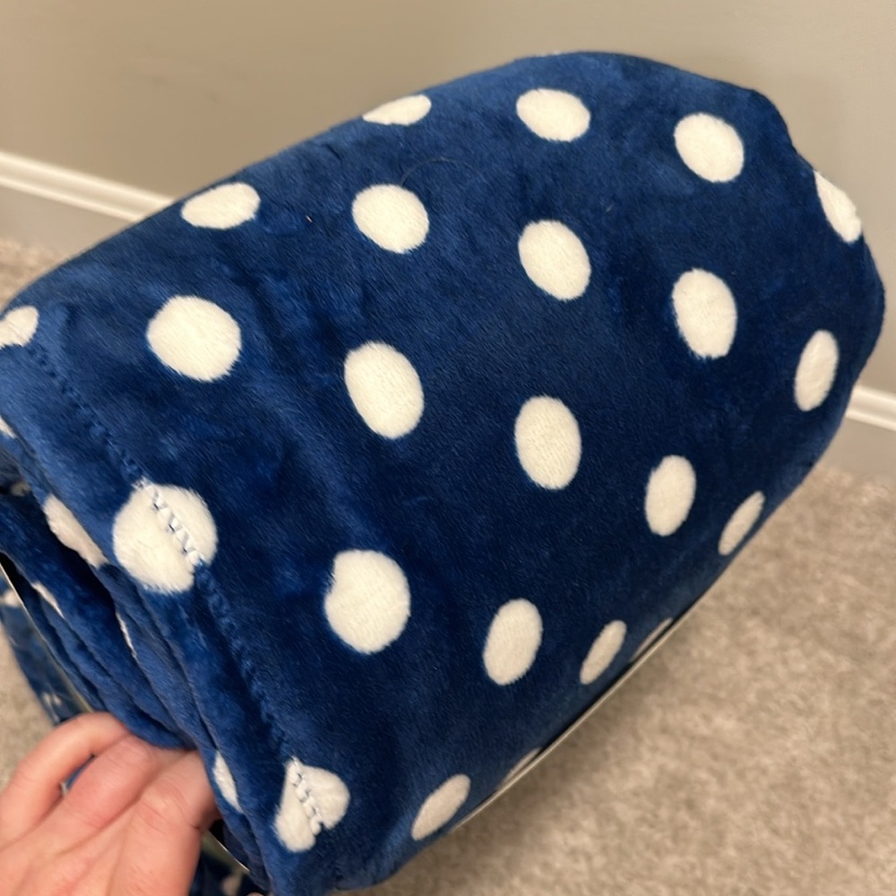 NWT Kate Spade KING Plush Blanket - Picture 5 of 5